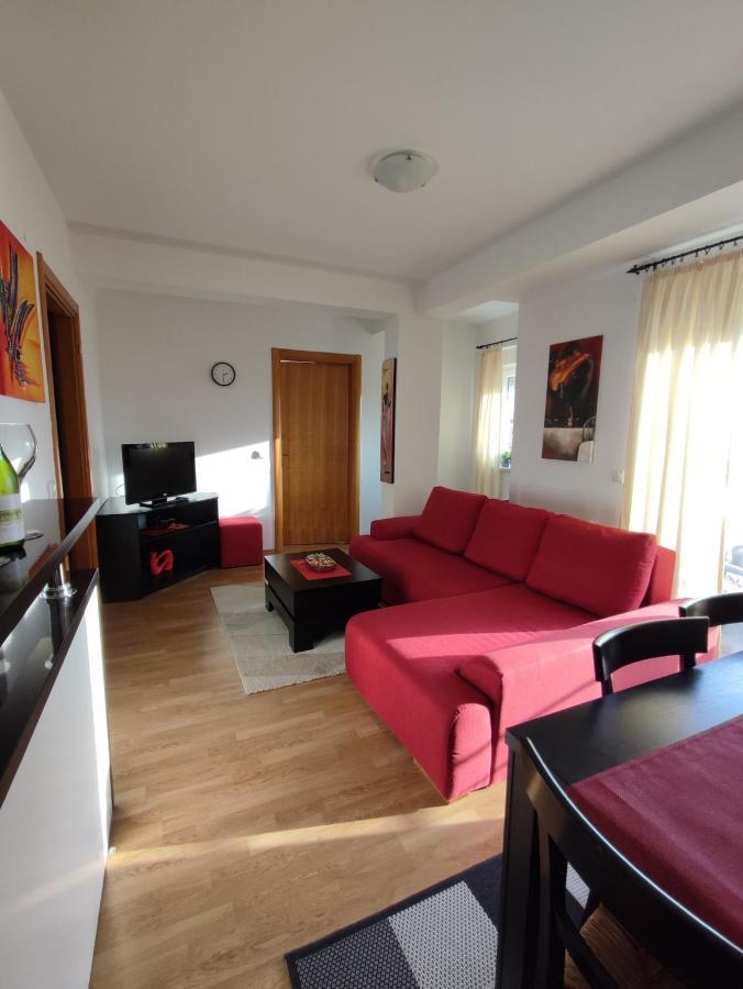 Apartman Ana Apartment โบซานสกา กราดิชกา ภายนอก รูปภาพ