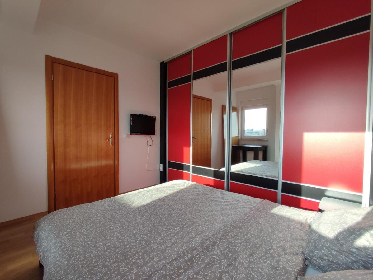 Apartman Ana Apartment โบซานสกา กราดิชกา ภายนอก รูปภาพ
