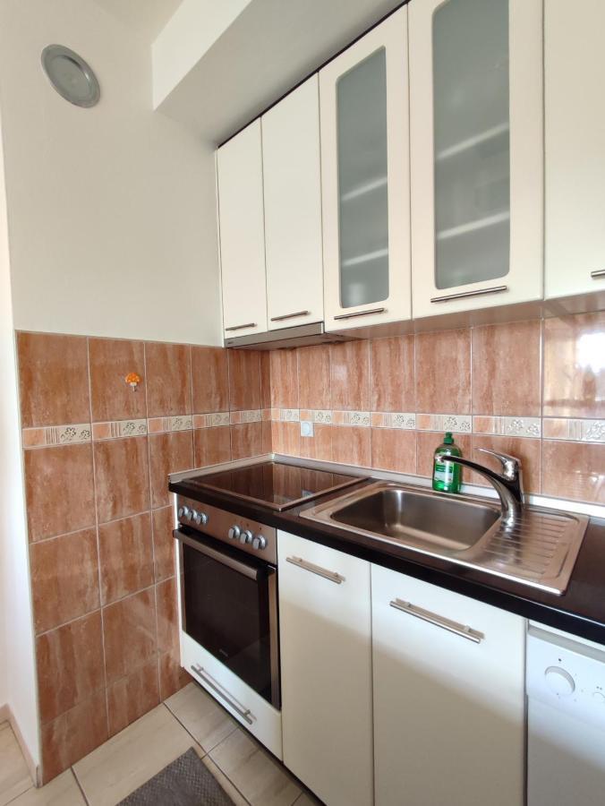 Apartman Ana Apartment โบซานสกา กราดิชกา ภายนอก รูปภาพ