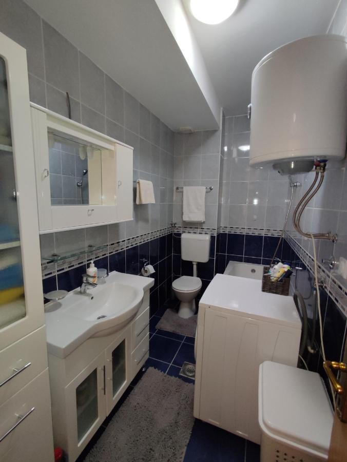 Apartman Ana Apartment โบซานสกา กราดิชกา ภายนอก รูปภาพ