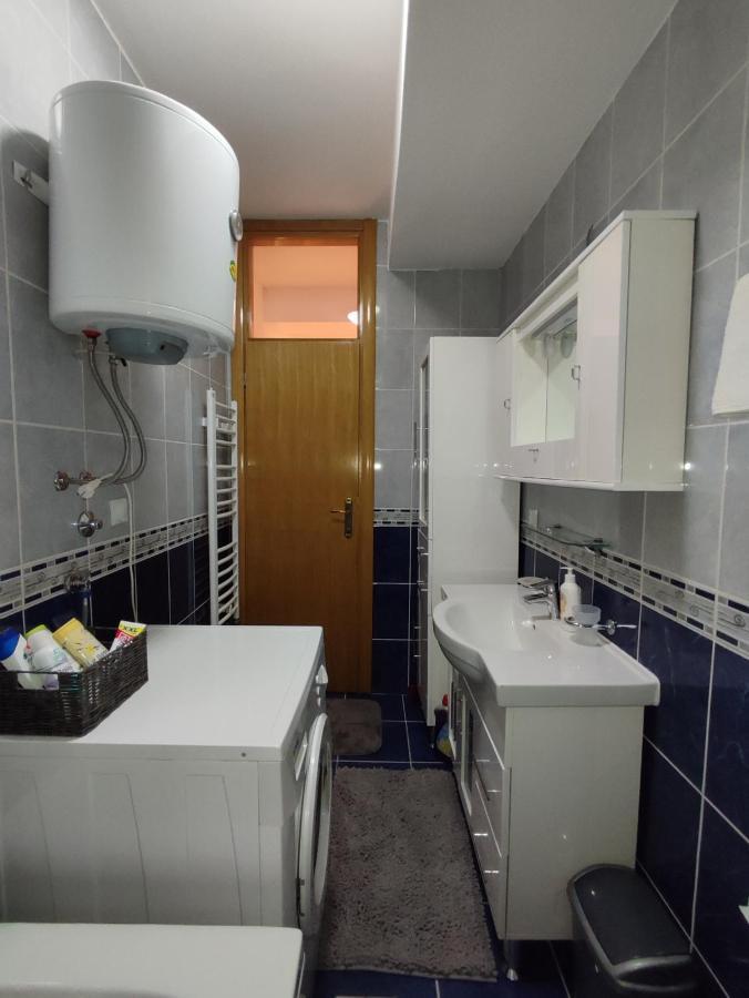 Apartman Ana Apartment โบซานสกา กราดิชกา ภายนอก รูปภาพ
